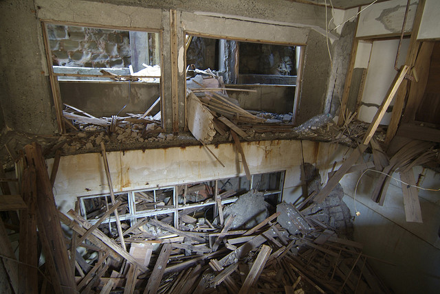An apartment on Hashima Island in which the floor has collapsed