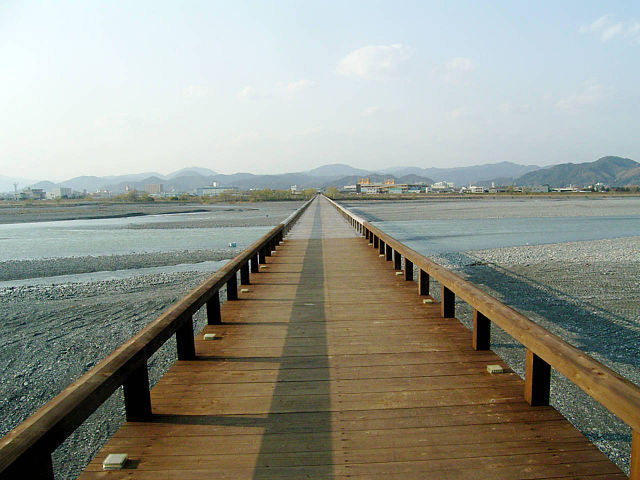 Horai Bridge (蓬莱橋) in Shimada (島田市), Shizuoka Prefecture