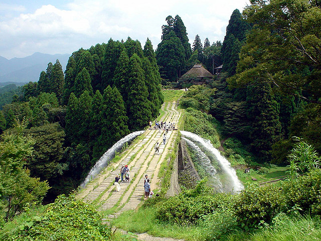 Water being released from Tsujunkyo Aqueduct in Kumamoto Prefecture