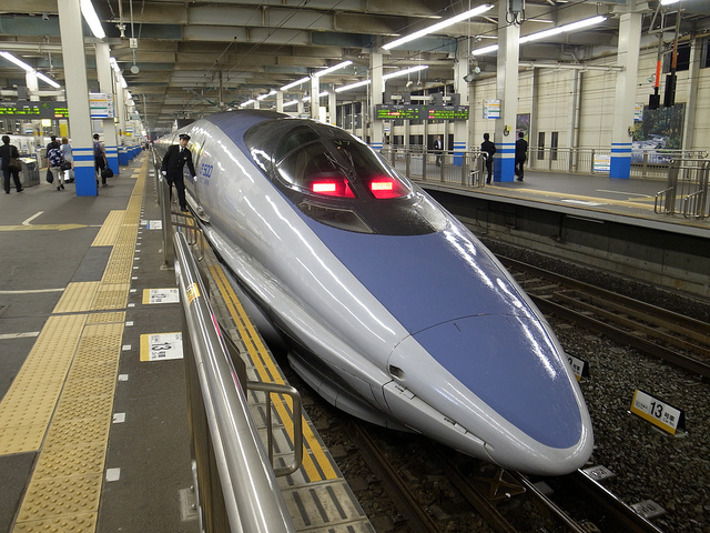 A 500 Series Shinkansen train at Hiroshima Station