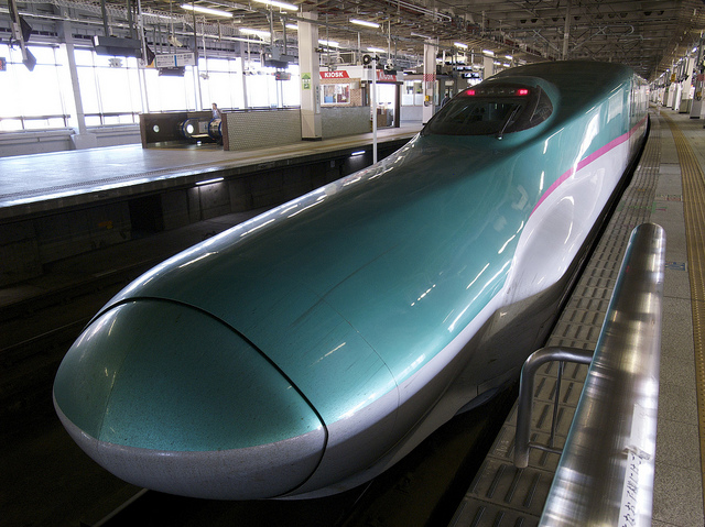 The green ‘duck bill’ nose of an E5 Shinkansen